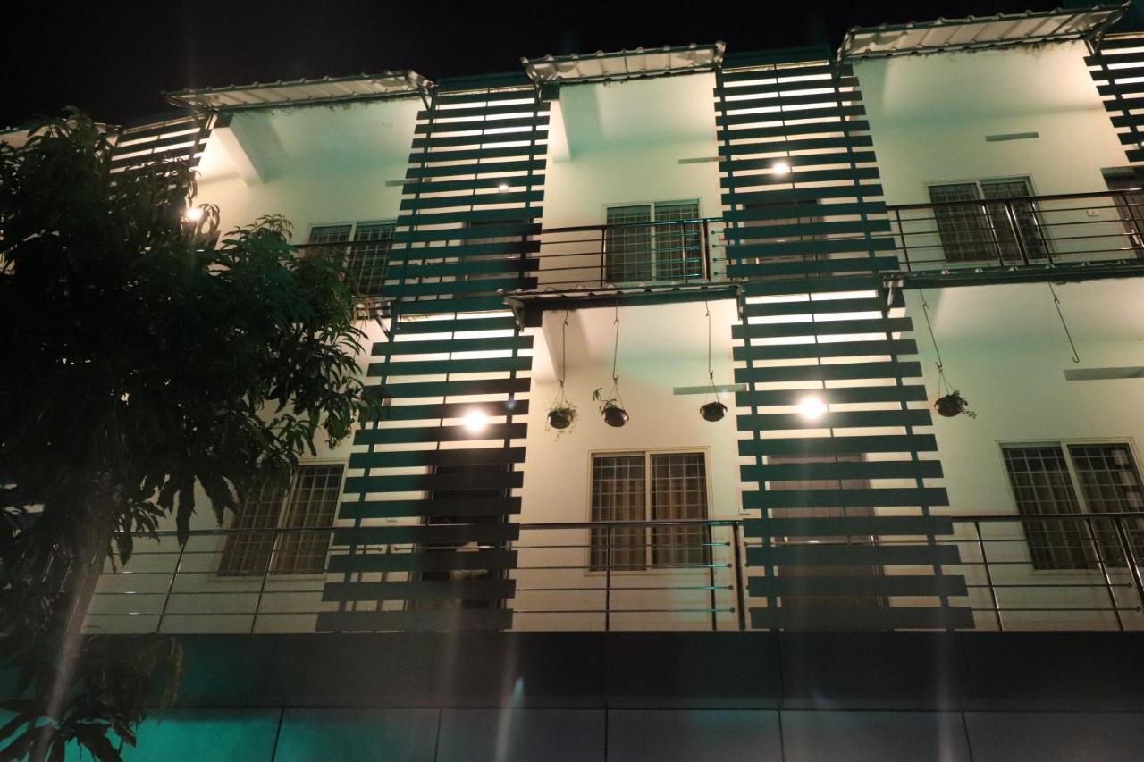 Jippus Galaxy Budget Air Port Hotel Kochi Ngoại thất bức ảnh